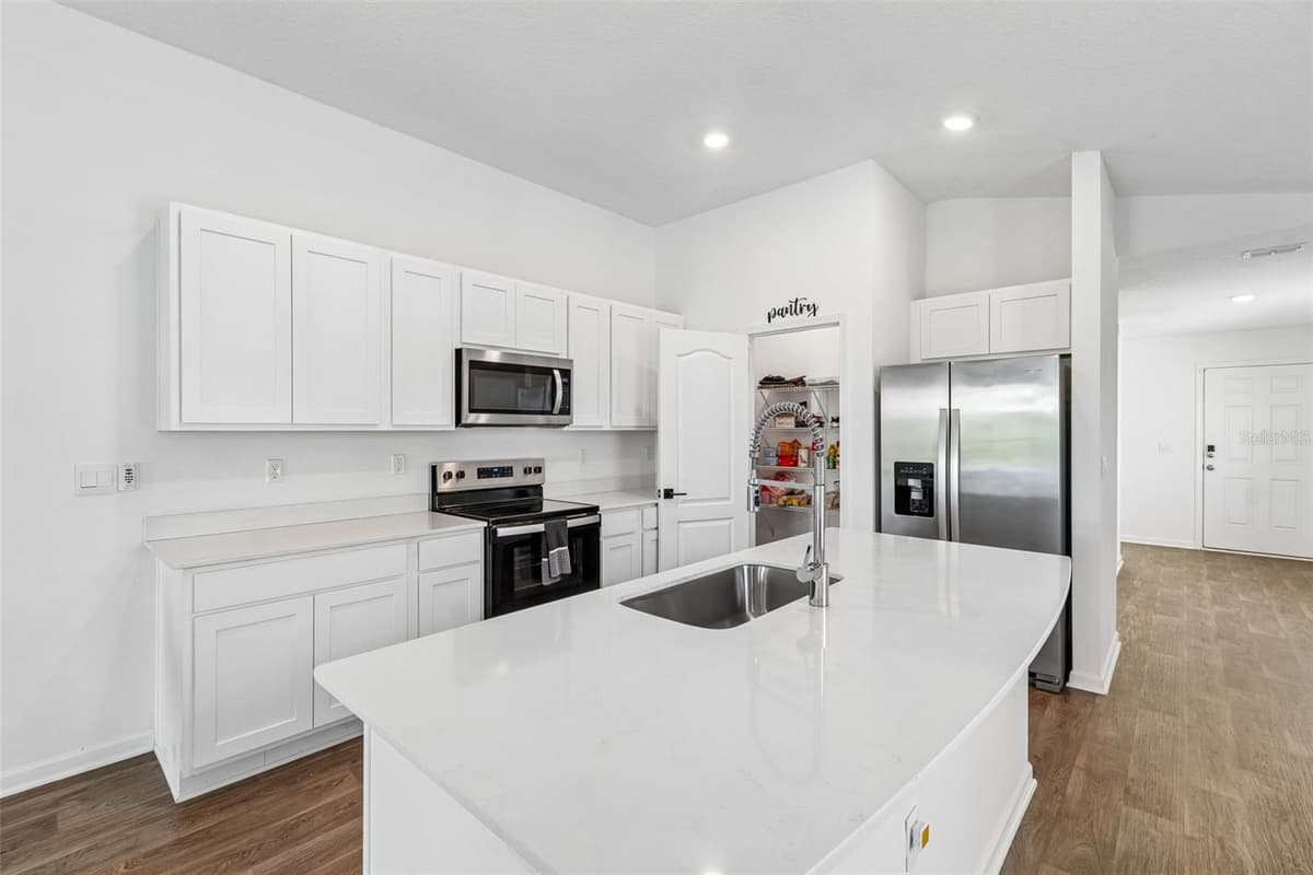 153 ASHBROOK STREET — photo 10 of 47