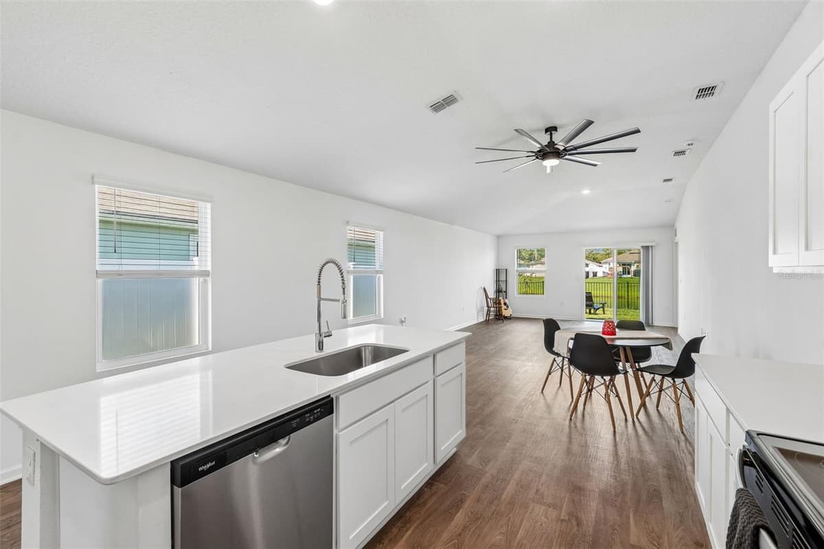 153 ASHBROOK STREET — photo 11 of 47