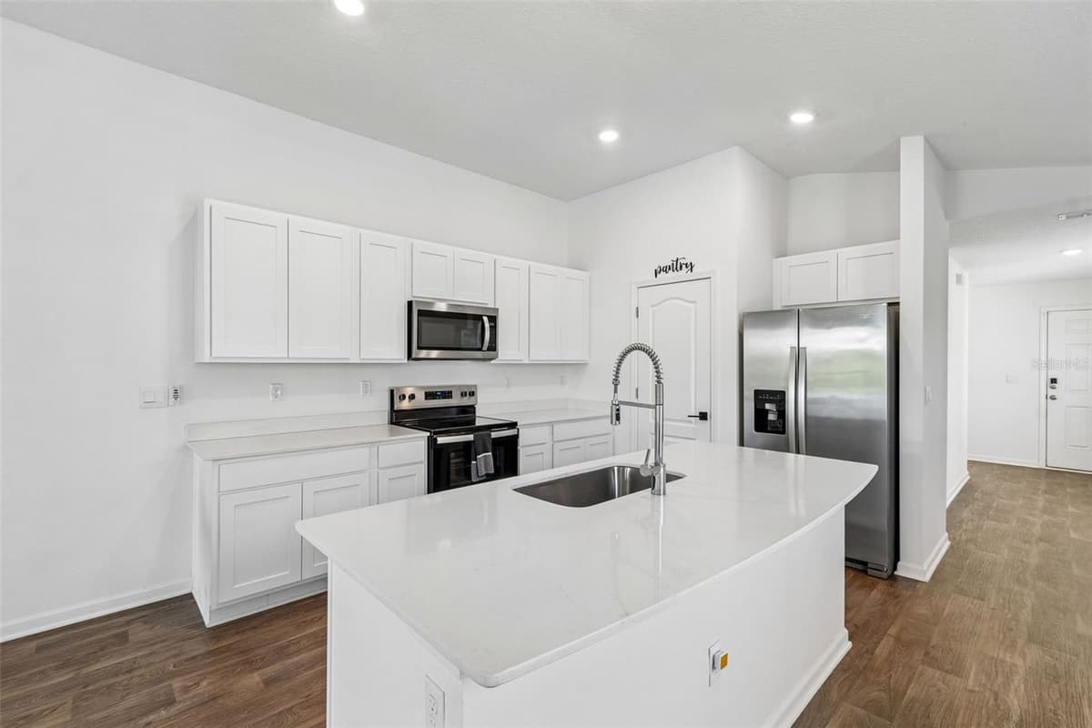 153 ASHBROOK STREET — photo 9 of 47