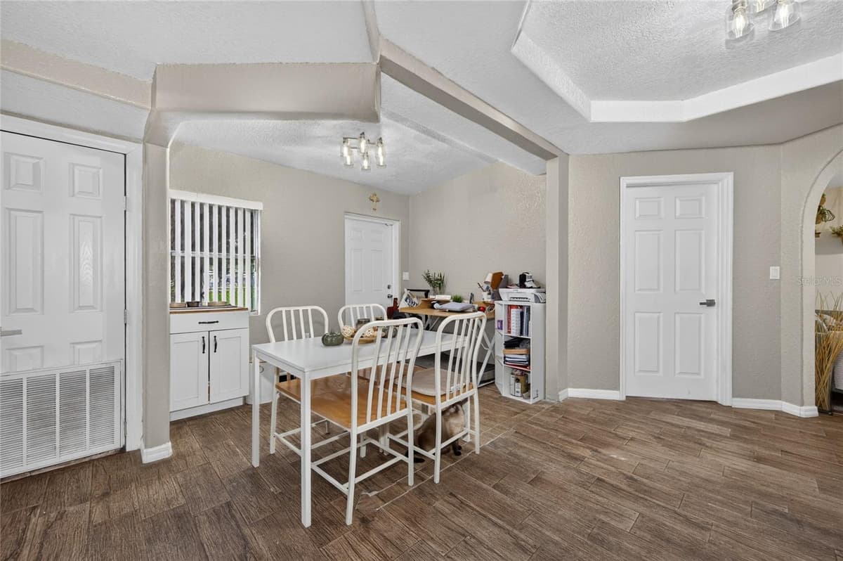 1712 LAKE BROWN DRIVE — photo 7 of 32