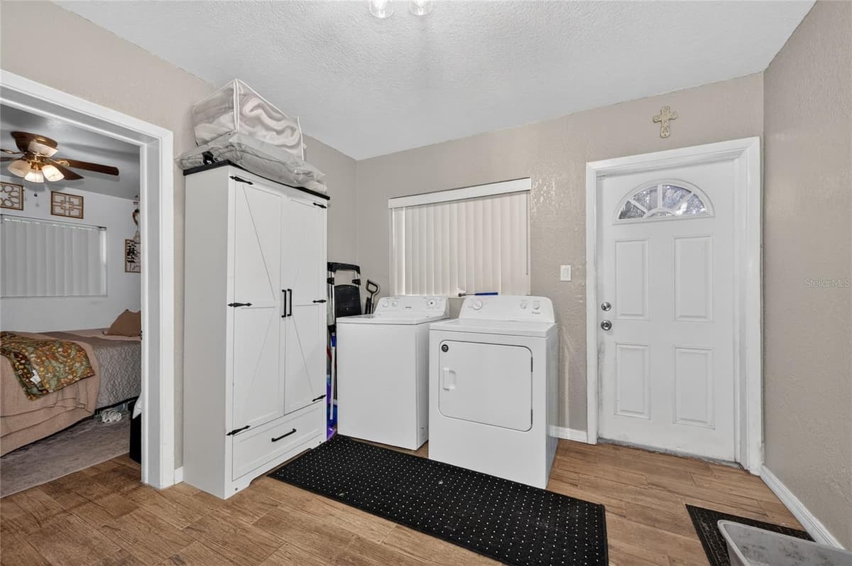 1712 LAKE BROWN DRIVE — photo 21 of 32