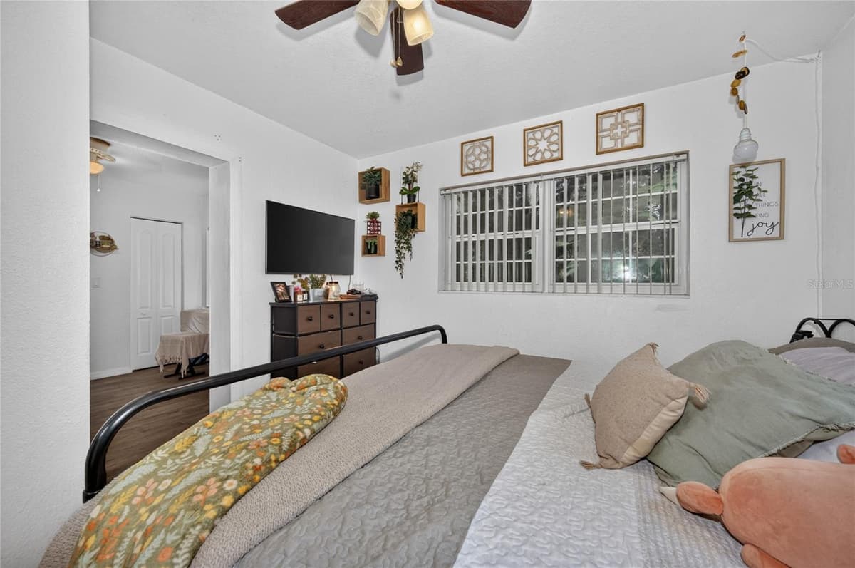 1712 LAKE BROWN DRIVE — photo 13 of 32