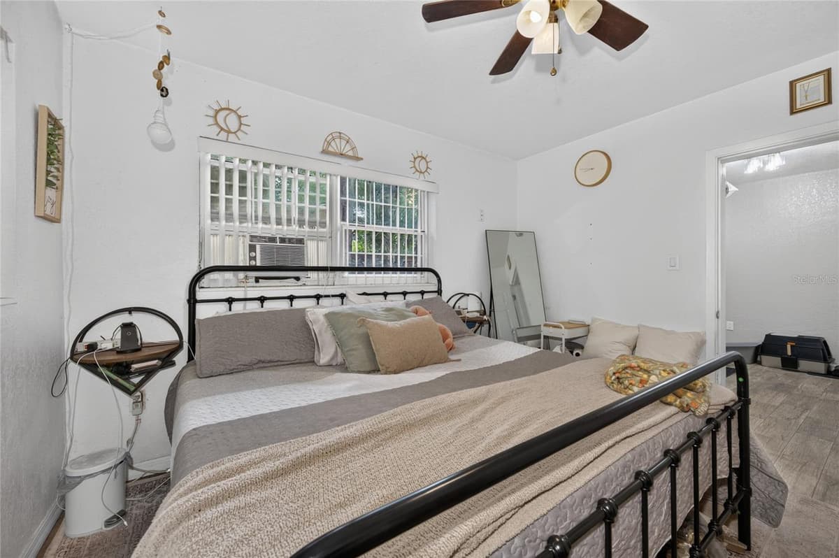 1712 LAKE BROWN DRIVE — photo 12 of 32