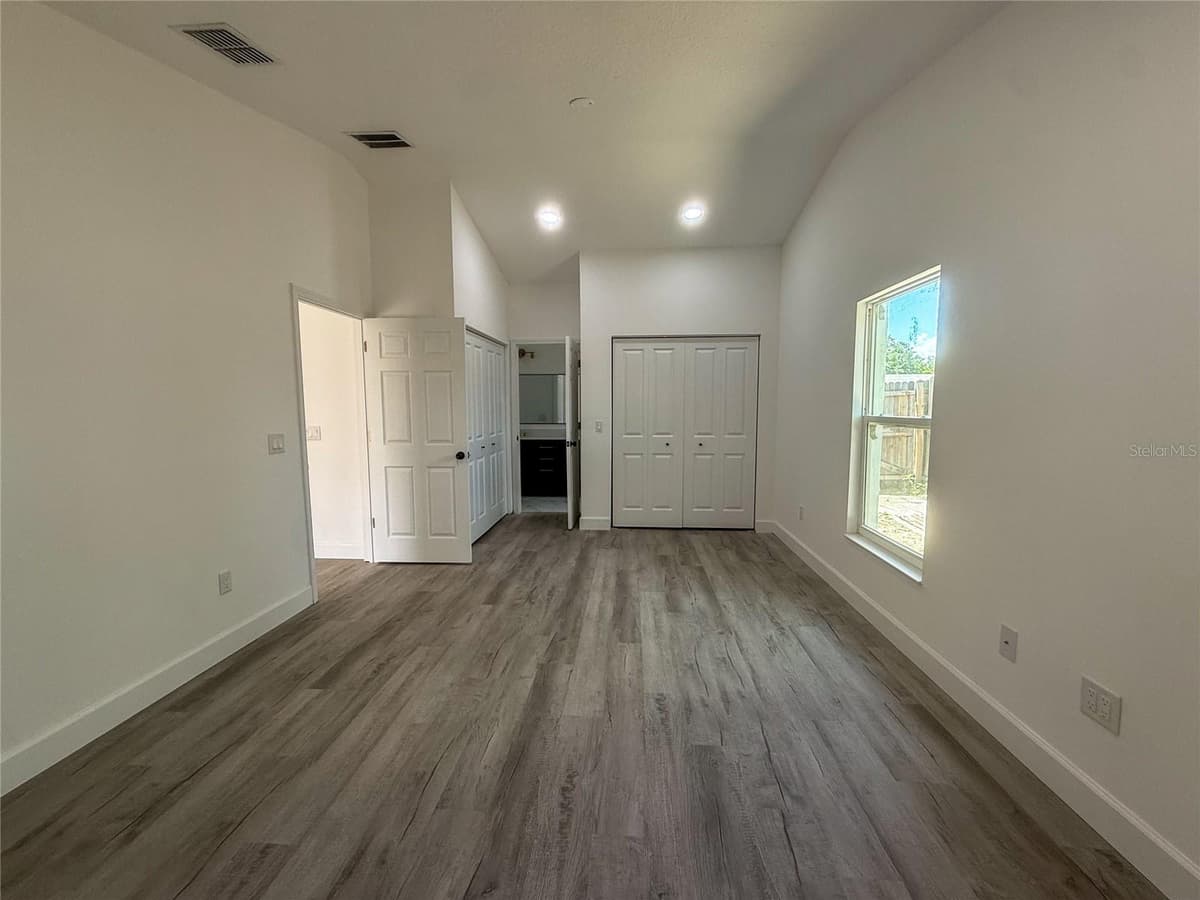 1367 HENSLEY DRIVE — photo 18 of 39