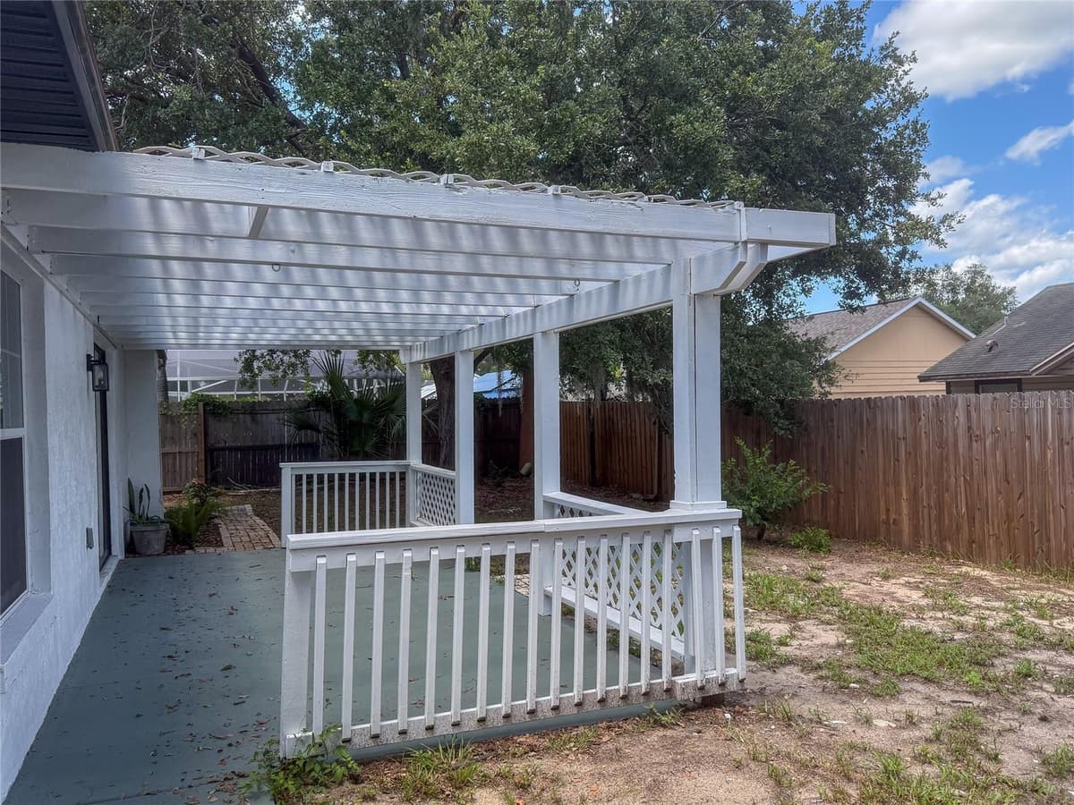 1367 HENSLEY DRIVE — photo 30 of 39