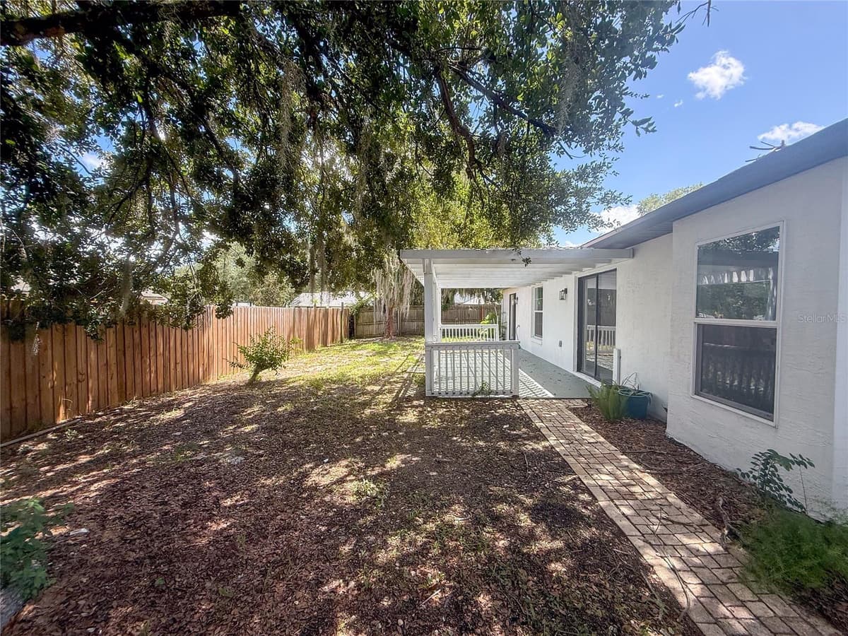 1367 HENSLEY DRIVE — photo 34 of 39