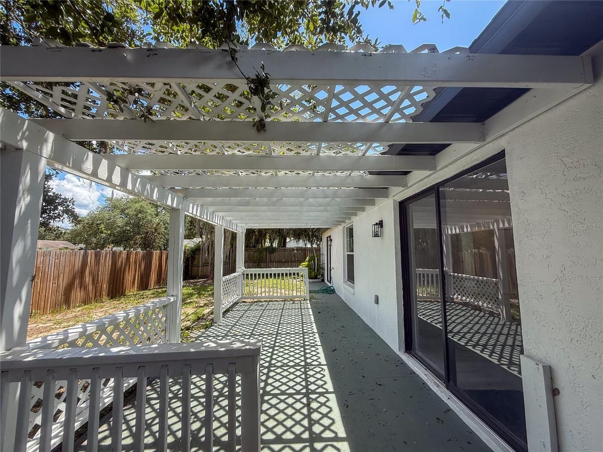 1367 HENSLEY DRIVE — photo 38 of 39