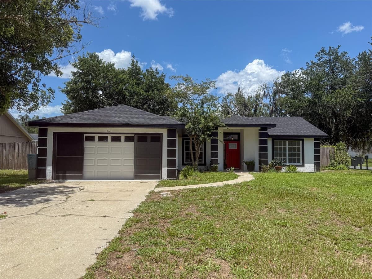 1367 HENSLEY DRIVE — photo 1 of 39