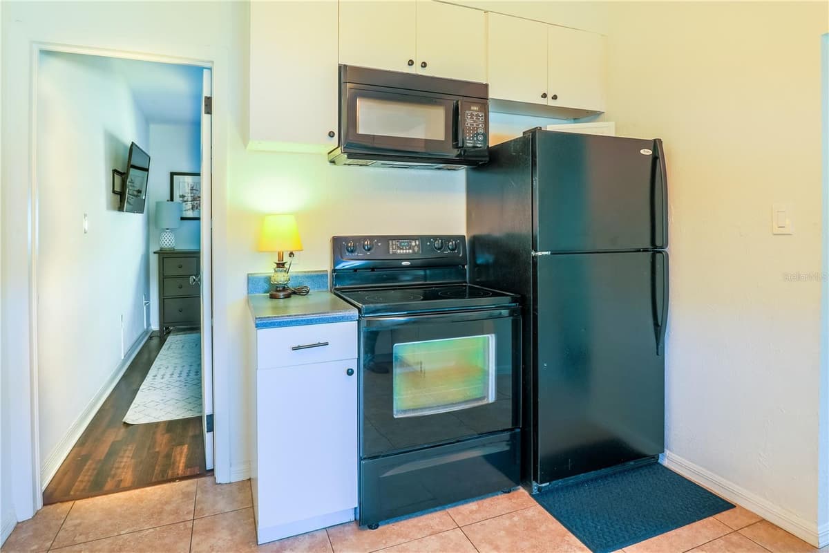 901 HARMON AVENUE — photo 14 of 21