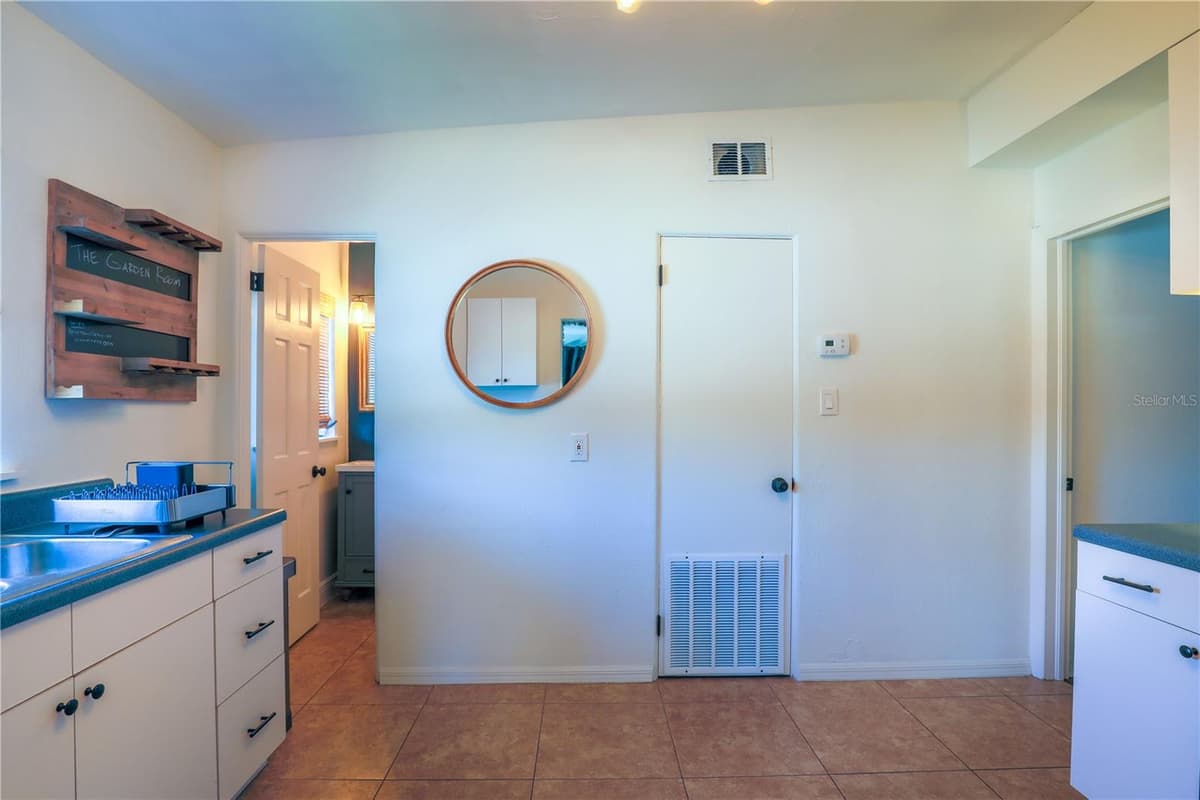 901 HARMON AVENUE — photo 13 of 21