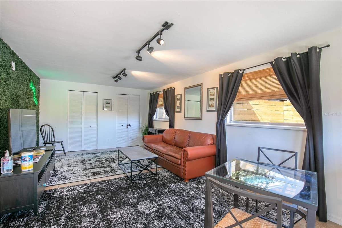 901 HARMON AVENUE — photo 6 of 21