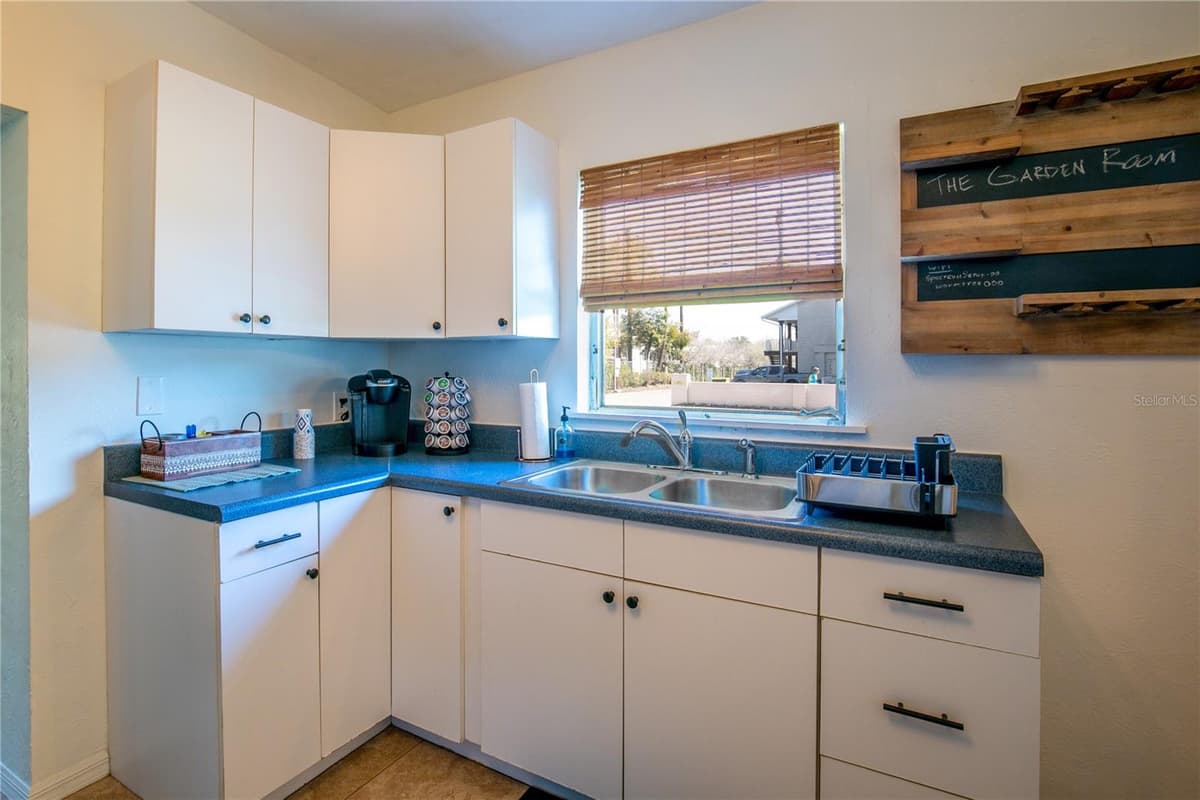 901 HARMON AVENUE — photo 12 of 21