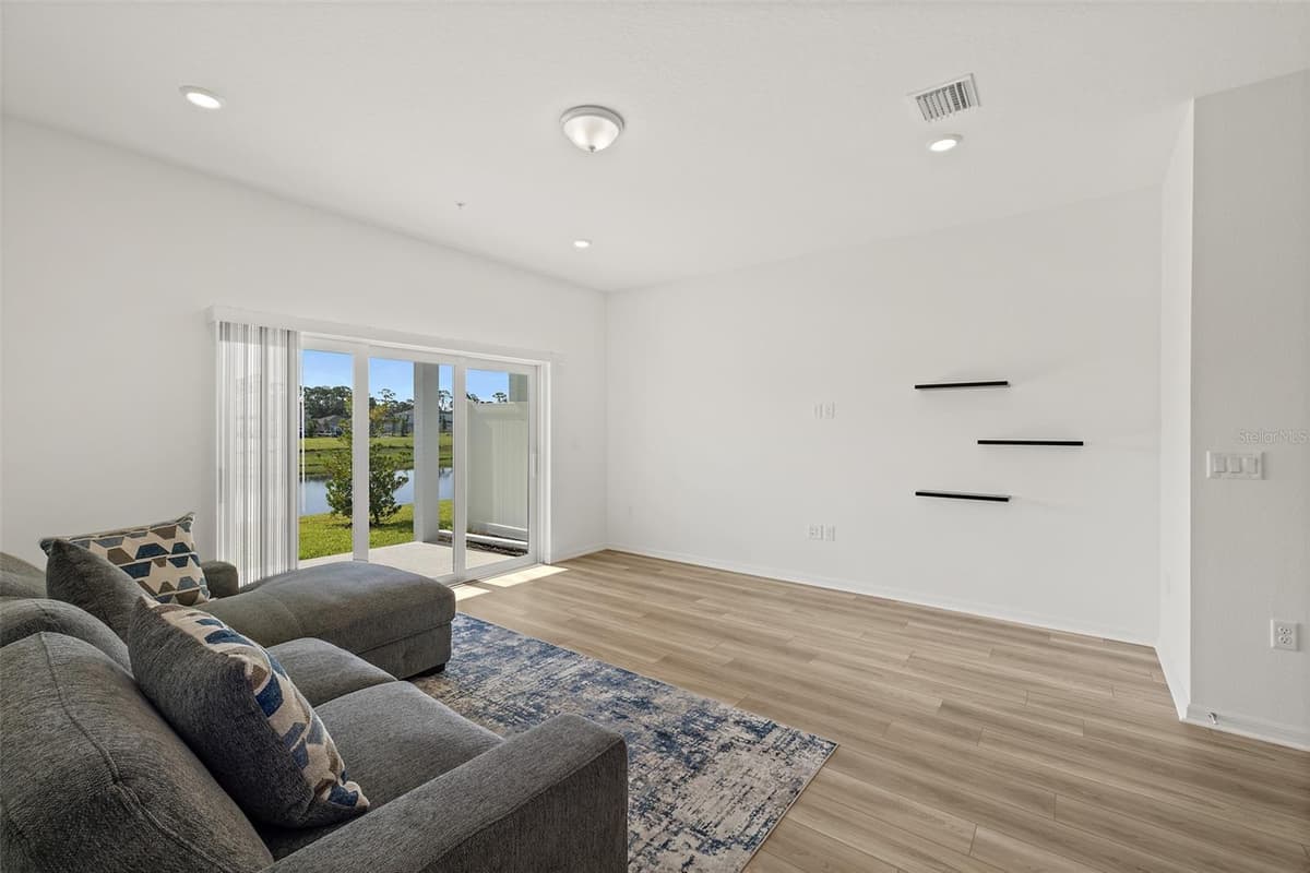 5055 SUNRISE ESTATES DRIVE — photo 9 of 42