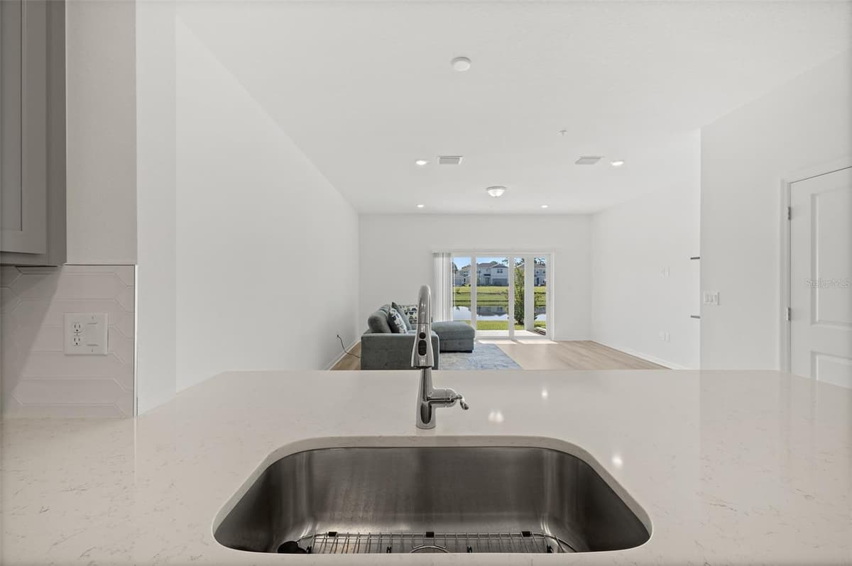 5055 SUNRISE ESTATES DRIVE — photo 7 of 42