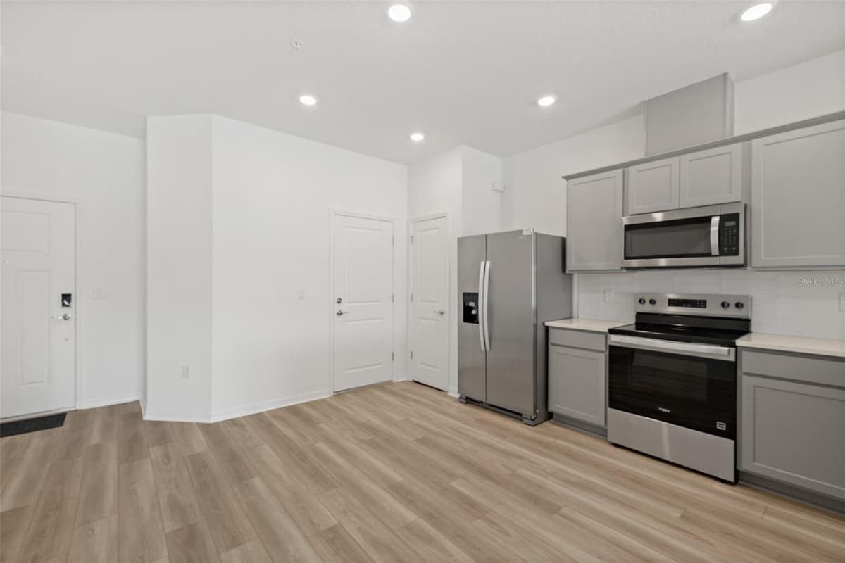 5055 SUNRISE ESTATES DRIVE — photo 4 of 42