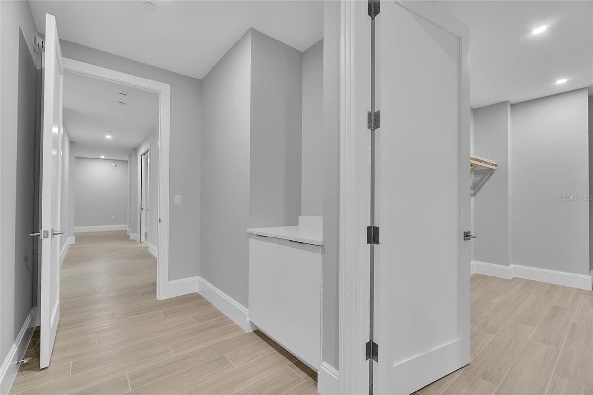 70 AVENIDA VENECCIA — photo 16 of 48