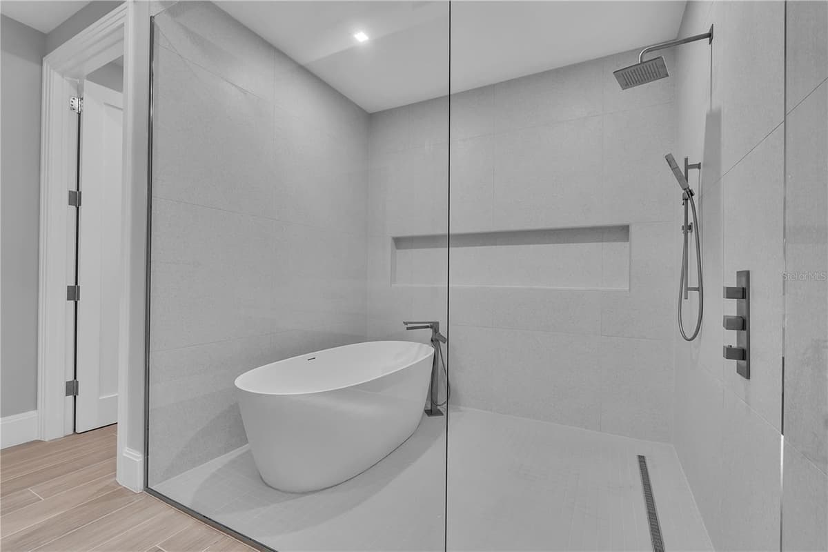 70 AVENIDA VENECCIA — photo 24 of 48