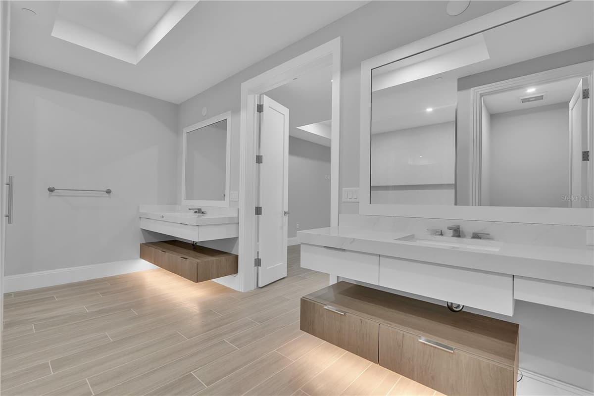 70 AVENIDA VENECCIA — photo 22 of 48