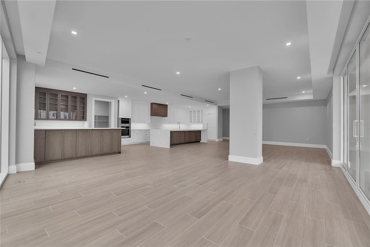 70 AVENIDA VENECCIA — photo 13 of 48