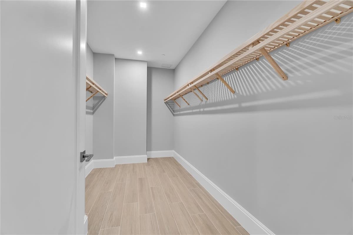 70 AVENIDA VENECCIA — photo 20 of 48