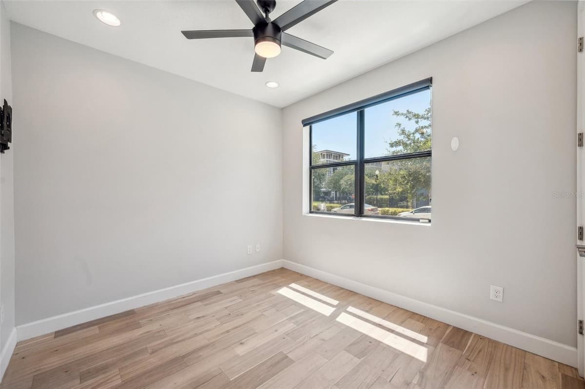 401 OREGON AVENUE — photo 4 of 34