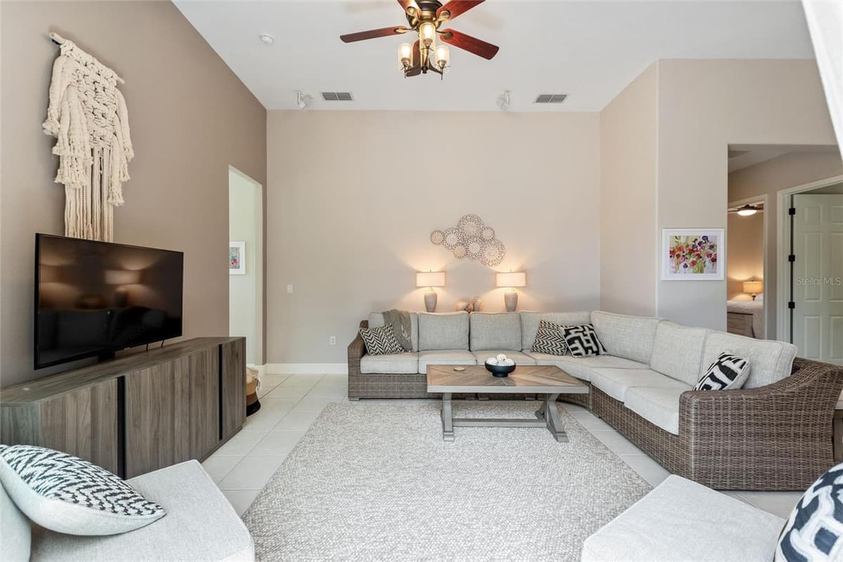 915 SAN RAPHAEL STREET — photo 17 of 74