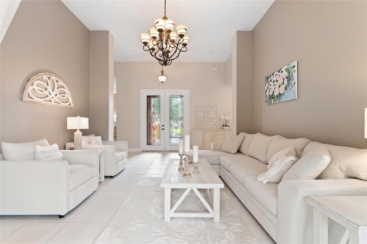 915 SAN RAPHAEL STREET — photo 4 of 74