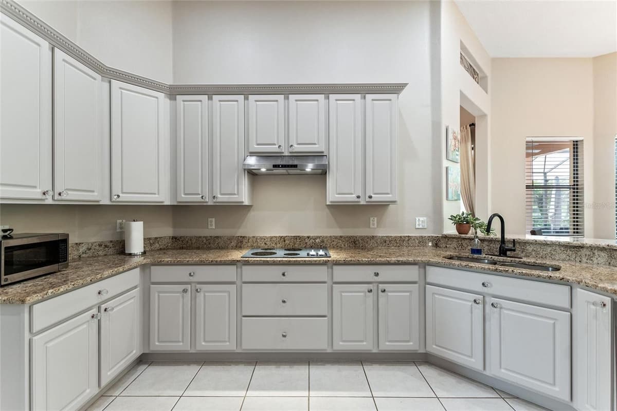 915 SAN RAPHAEL STREET — photo 10 of 74