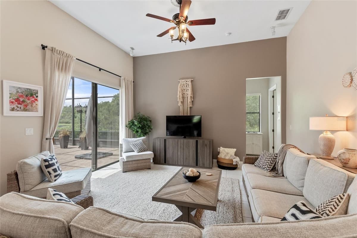 915 SAN RAPHAEL STREET — photo 15 of 74