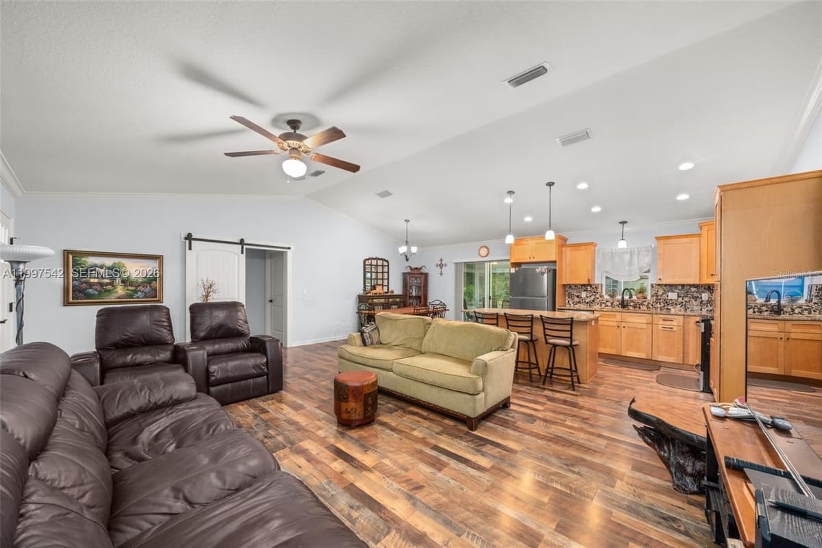 112 BIMINI STREET — photo 29 of 37