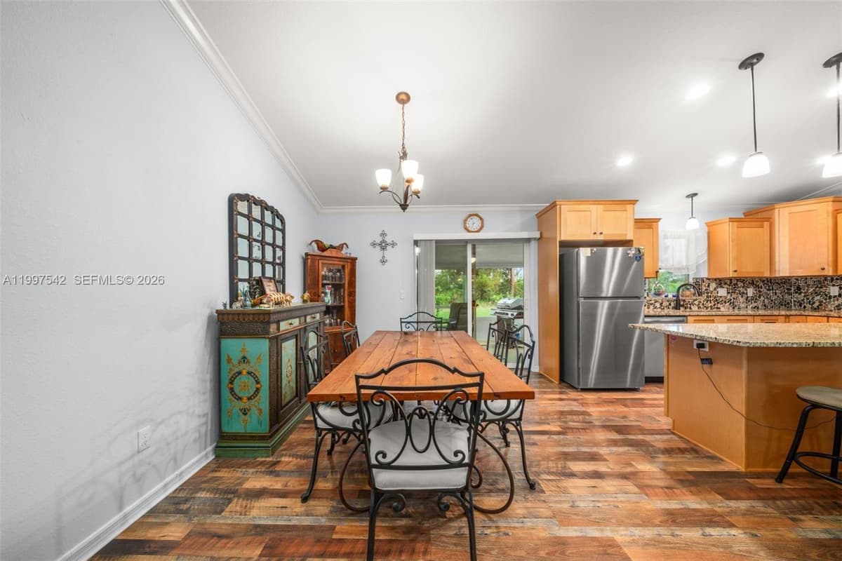 112 BIMINI STREET — photo 20 of 37