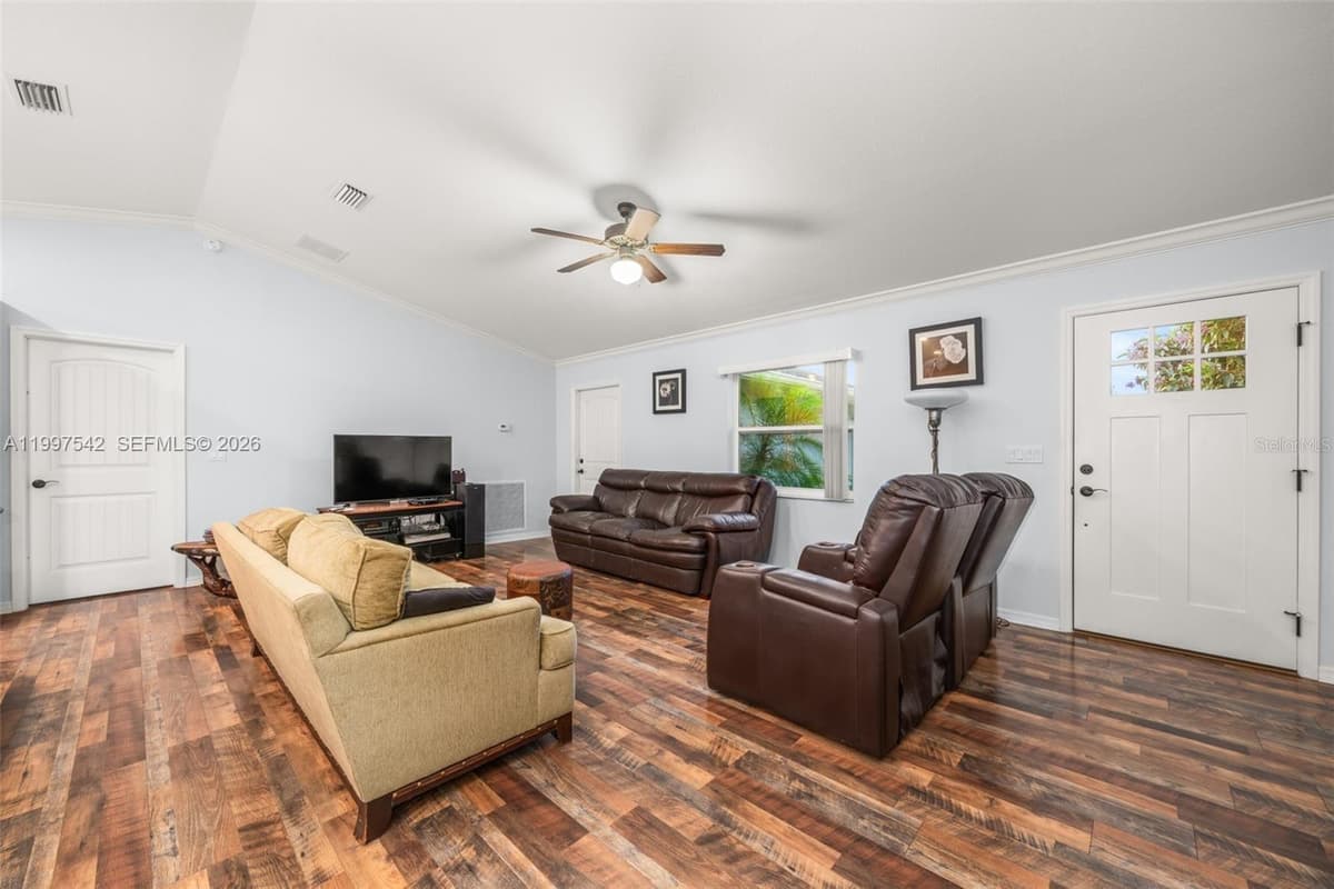 112 BIMINI STREET — photo 26 of 37