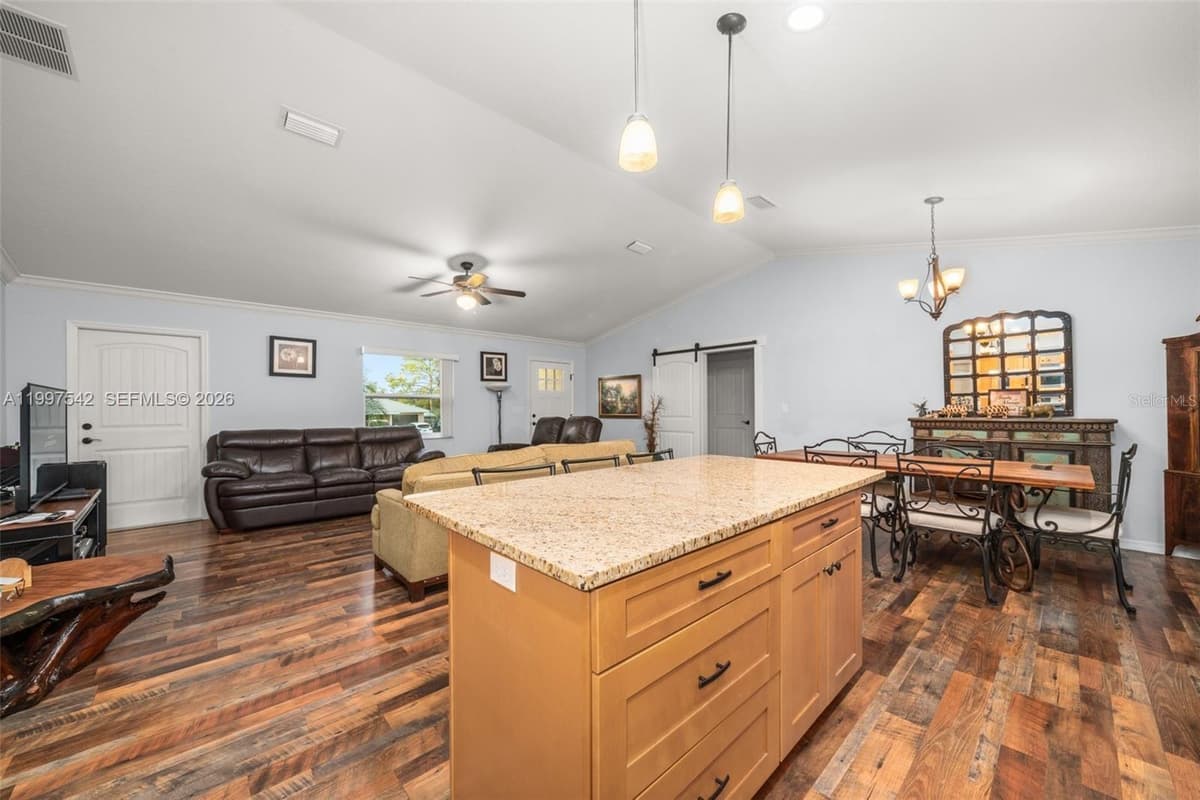 112 BIMINI STREET — photo 23 of 37