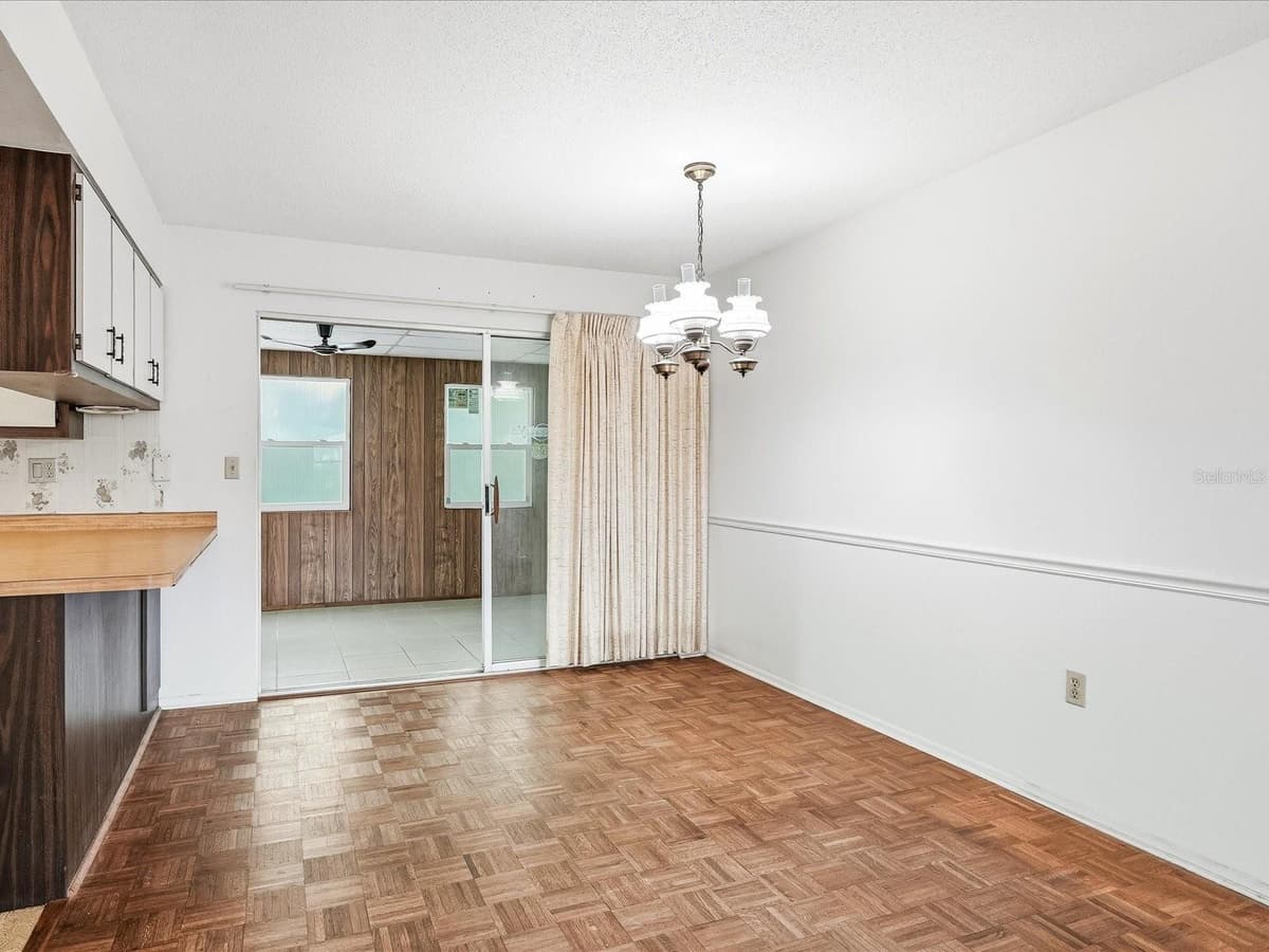 1387 HAYWORTH ROAD — photo 12 of 40