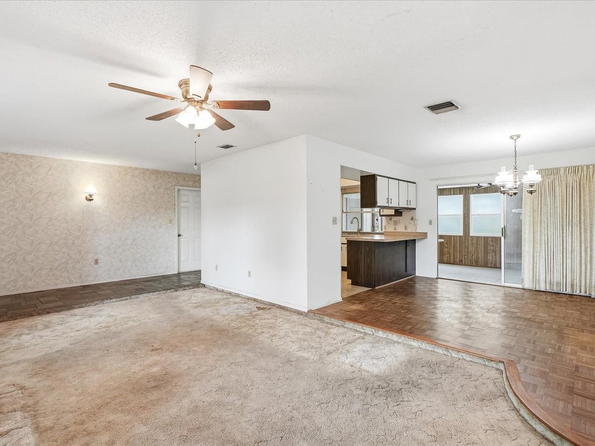 1387 HAYWORTH ROAD — photo 11 of 40