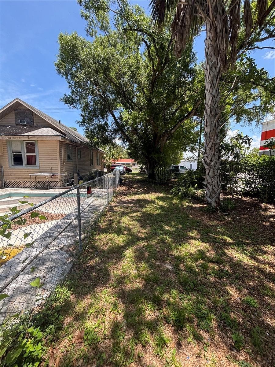 1906 HANSON STREET — photo 8 of 43