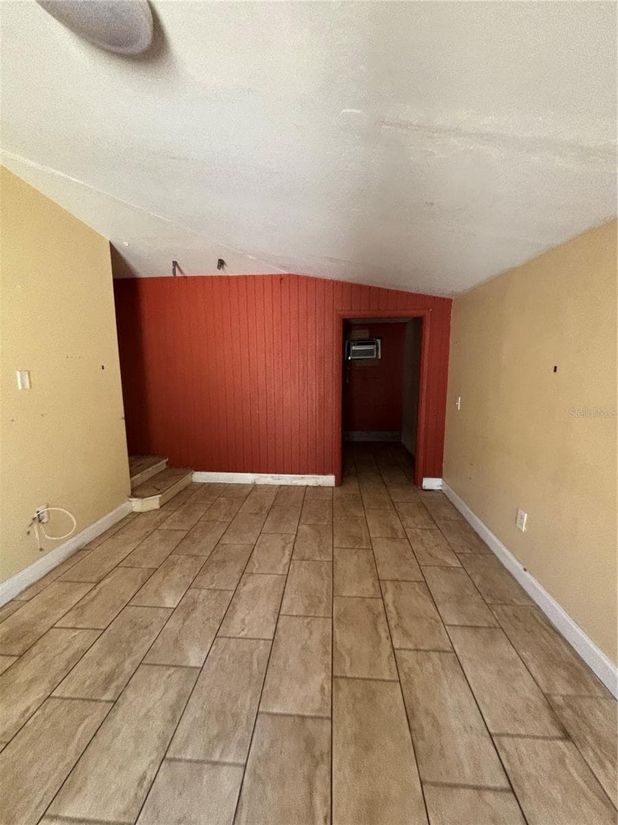 1906 HANSON STREET — photo 14 of 43