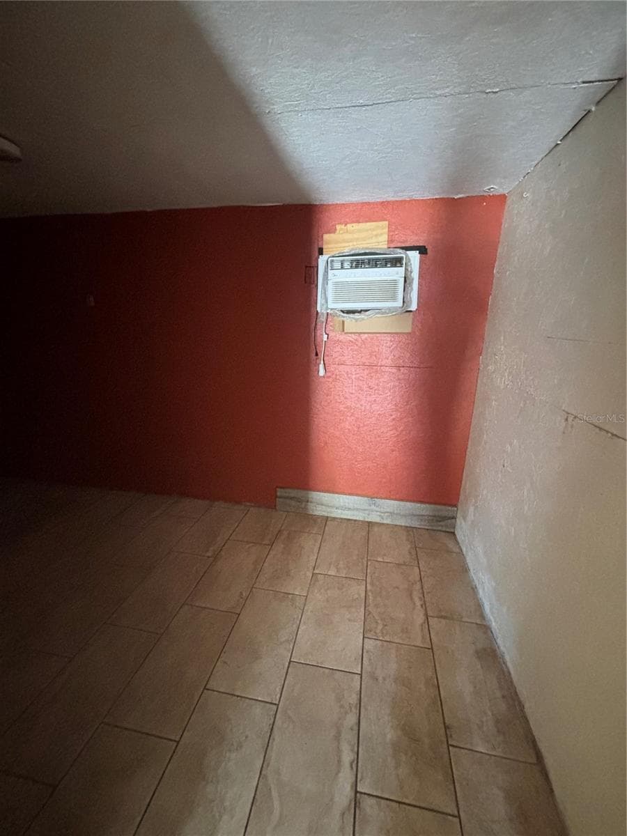 1906 HANSON STREET — photo 16 of 43
