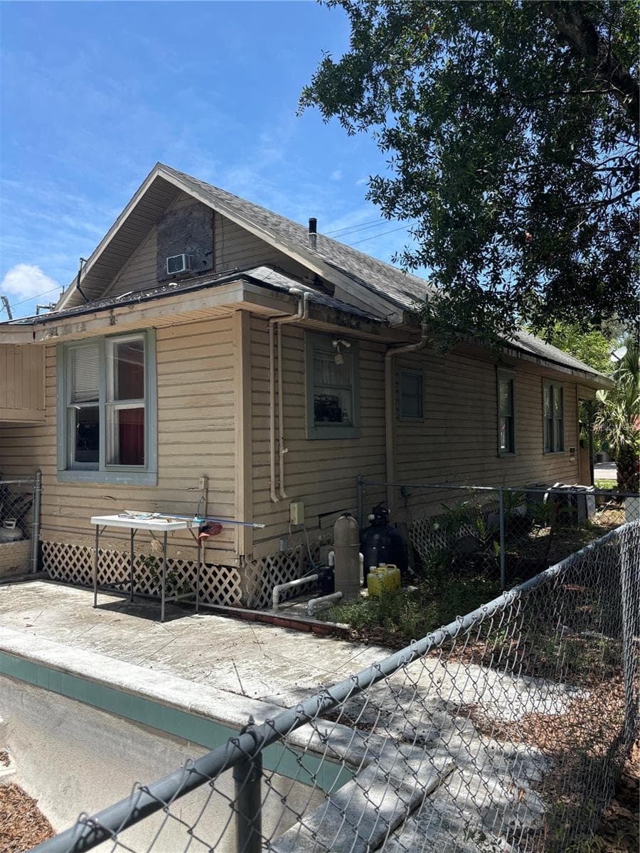 1906 HANSON STREET — photo 9 of 43