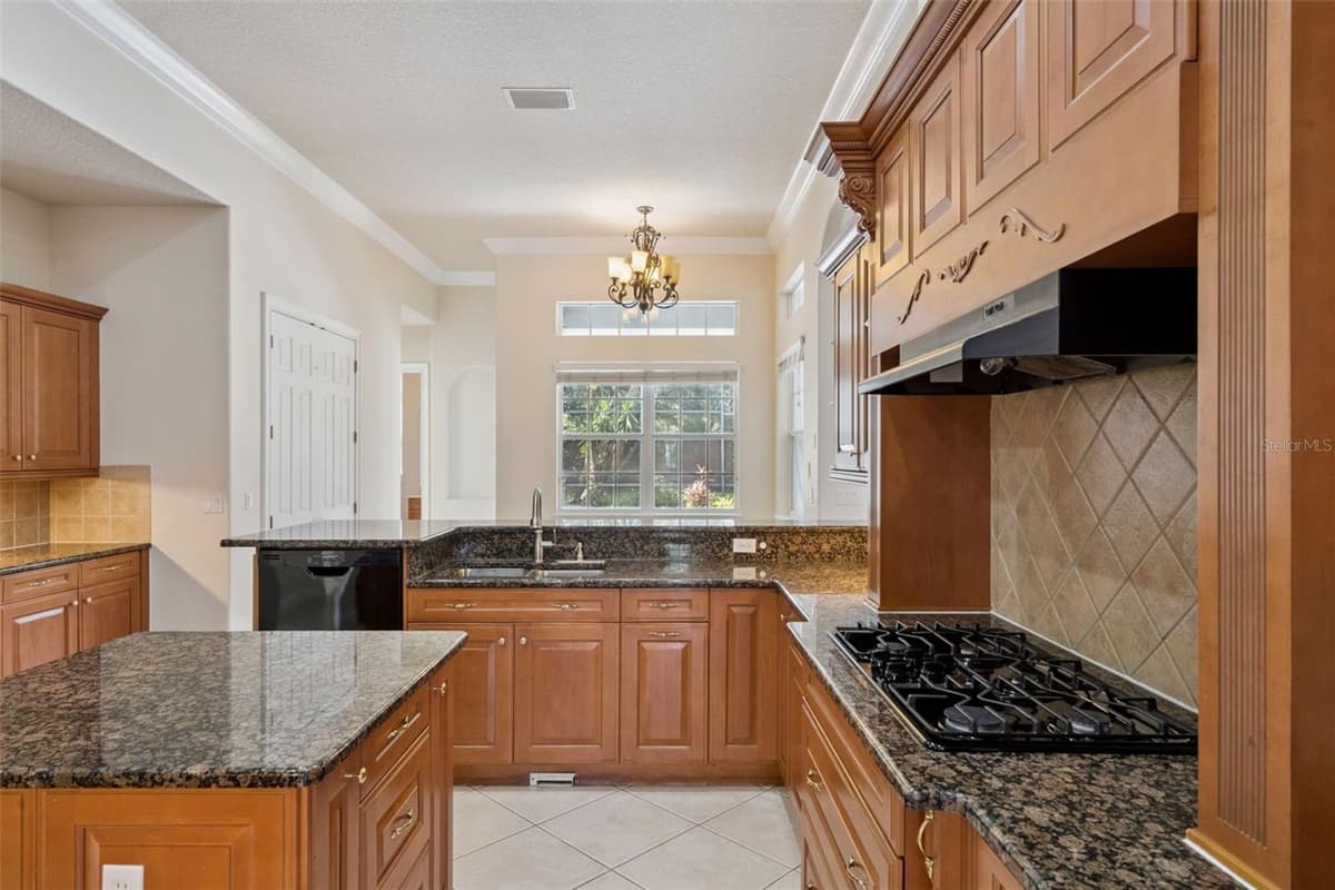 6533 CARTMEL LN — photo 12 of 35