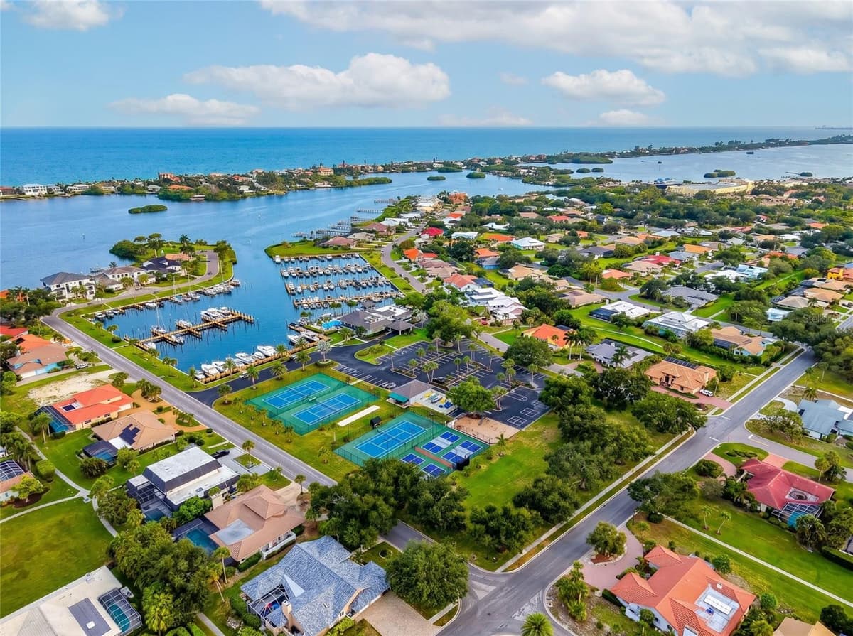 486 YACHT HARBOR DRIVE — photo 70 of 75