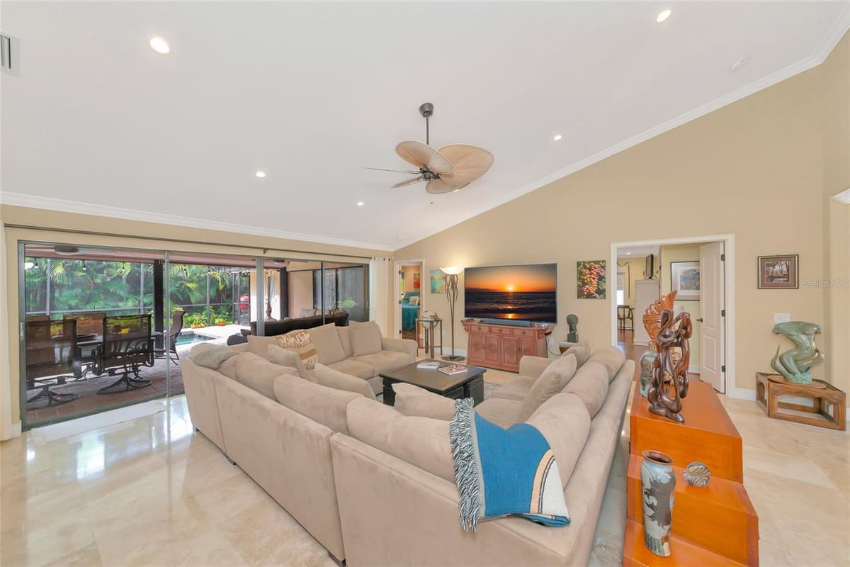 486 YACHT HARBOR DRIVE — photo 8 of 75