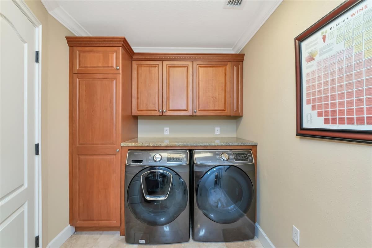 486 YACHT HARBOR DRIVE — photo 17 of 75