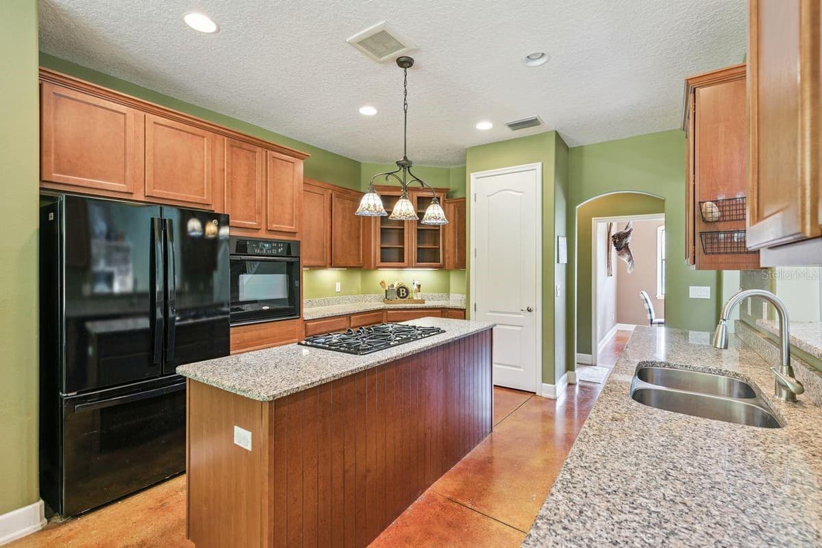 36137 MATTAWAN DRIVE — photo 14 of 46