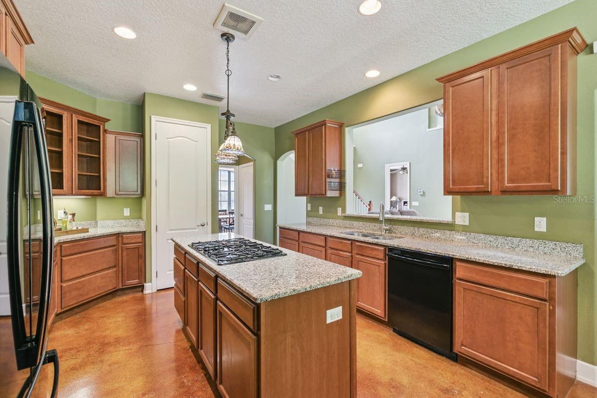 36137 MATTAWAN DRIVE — photo 16 of 46