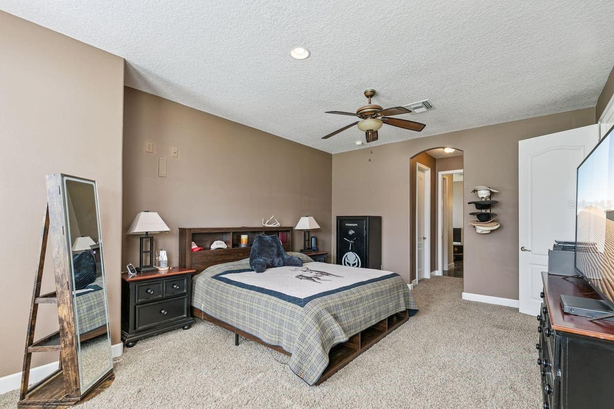 36137 MATTAWAN DRIVE — photo 17 of 46