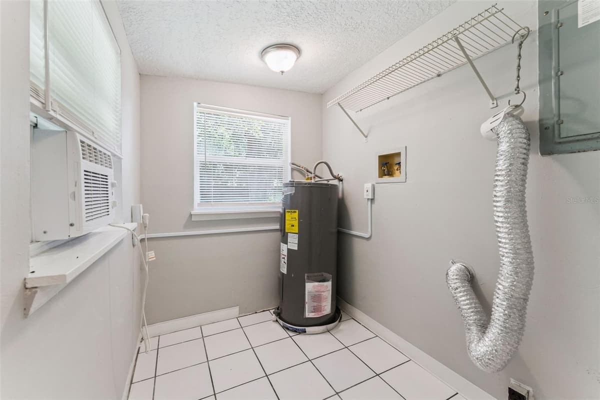 2581 JANS WAY — photo 13 of 21