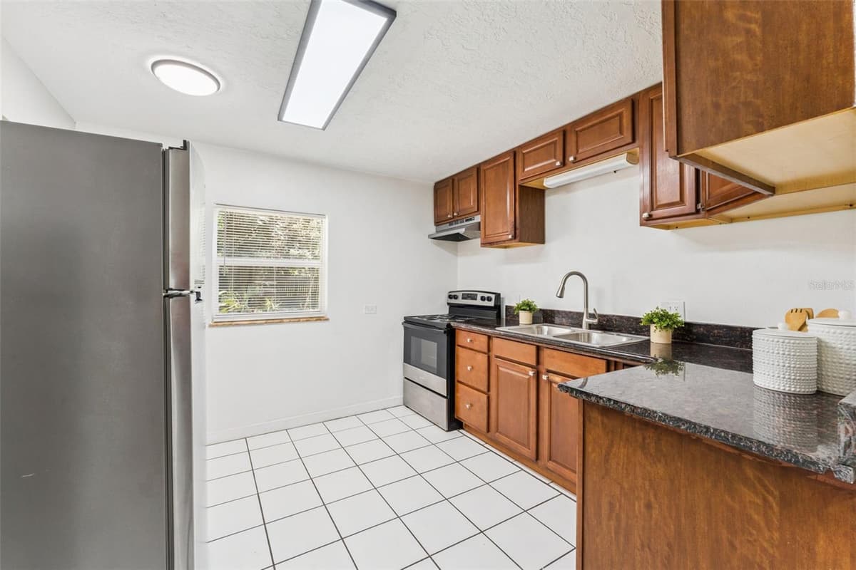 2581 JANS WAY — photo 7 of 21