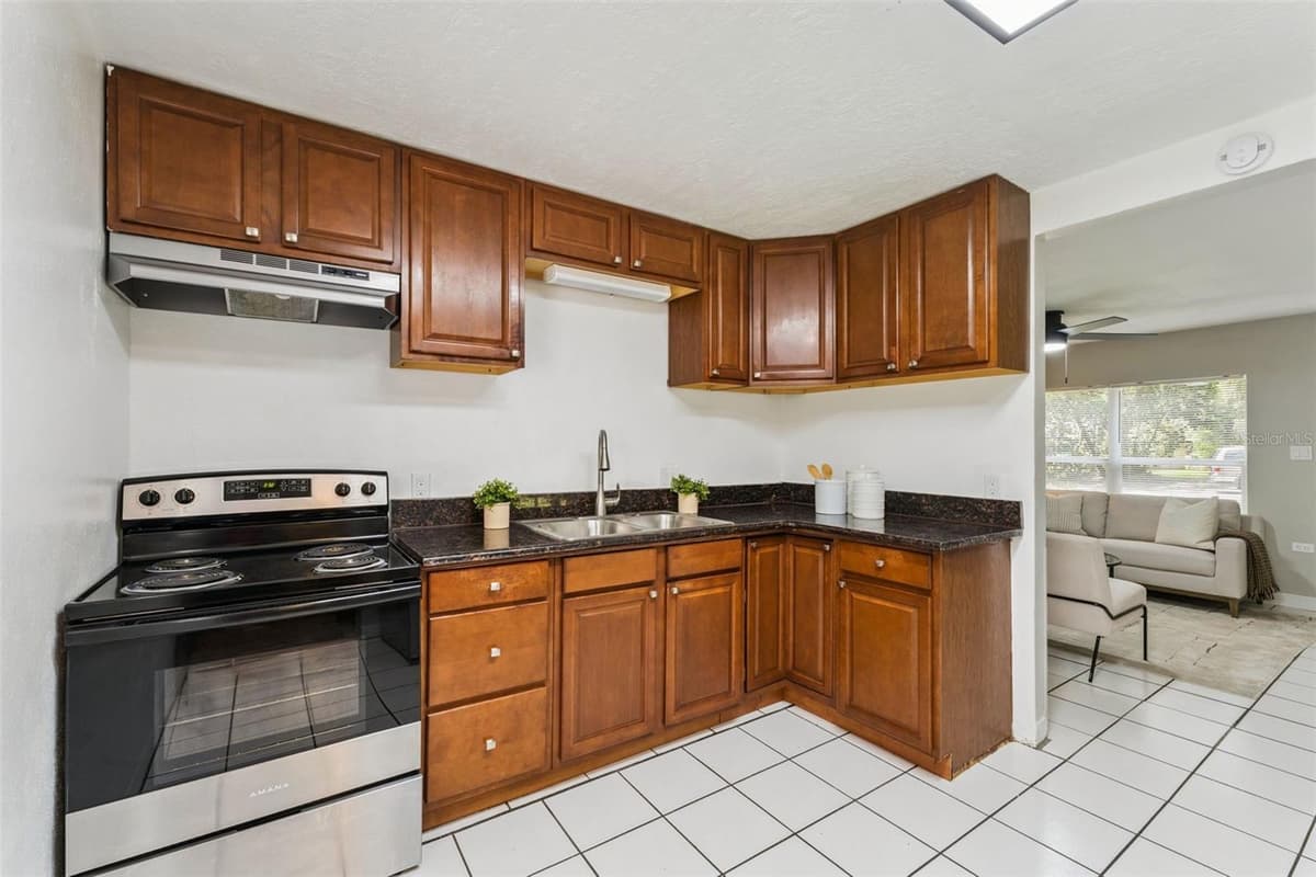 2581 JANS WAY — photo 6 of 21