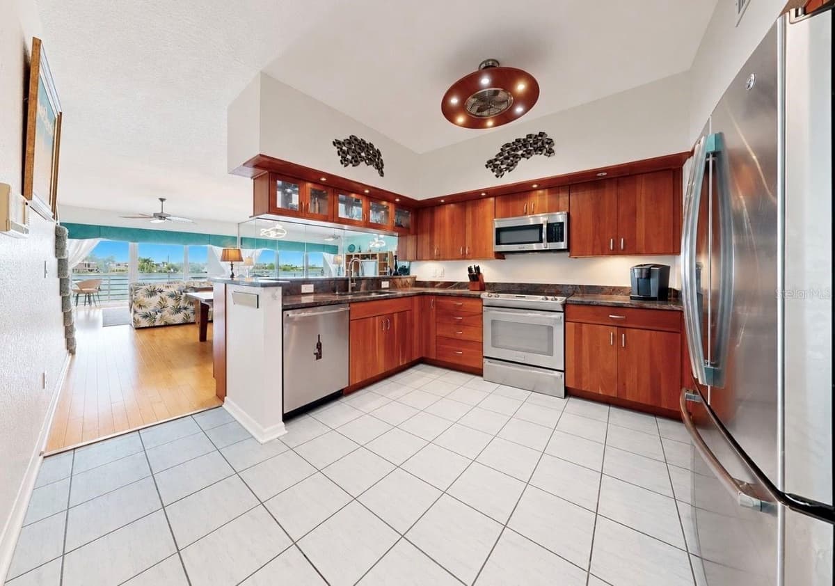 4629 MIRABELLA COURT — photo 5 of 22